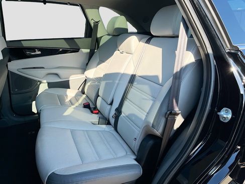 Used 2018 Kia Sorento SX FWD image 31