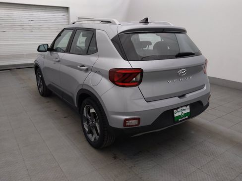 Used 2021 Hyundai Venue SEL FWD image 5