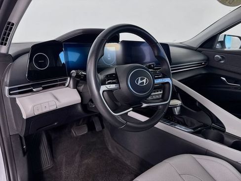 Used 2024 Hyundai Elantra Limited FWD image 9