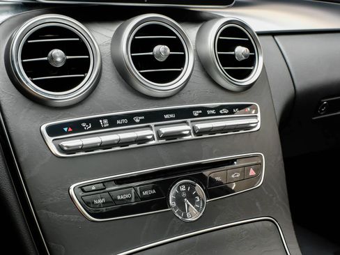 Used 2015 Mercedes-Benz C 400 4MATIC image 26