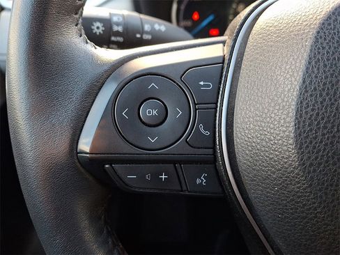 Used 2020 Toyota RAV4 Limited image 19