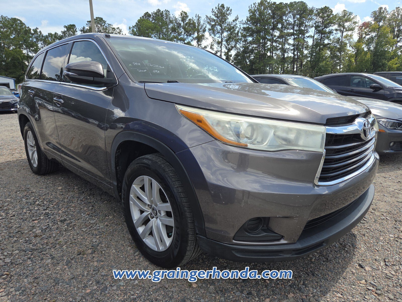 Used 2016 Toyota Highlander LE FWD image 4