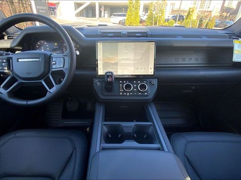 New 2026 Land Rover Defender 110 X-Dynamic SE image 5