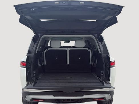 Used 2024 Rivian R1S Adventure image 53