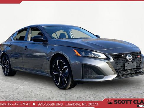 Used 2024 Nissan Altima 2.5 SR image 1