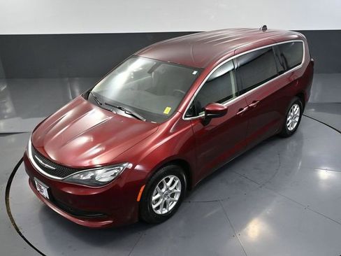 Used 2021 Chrysler Voyager LX image 56