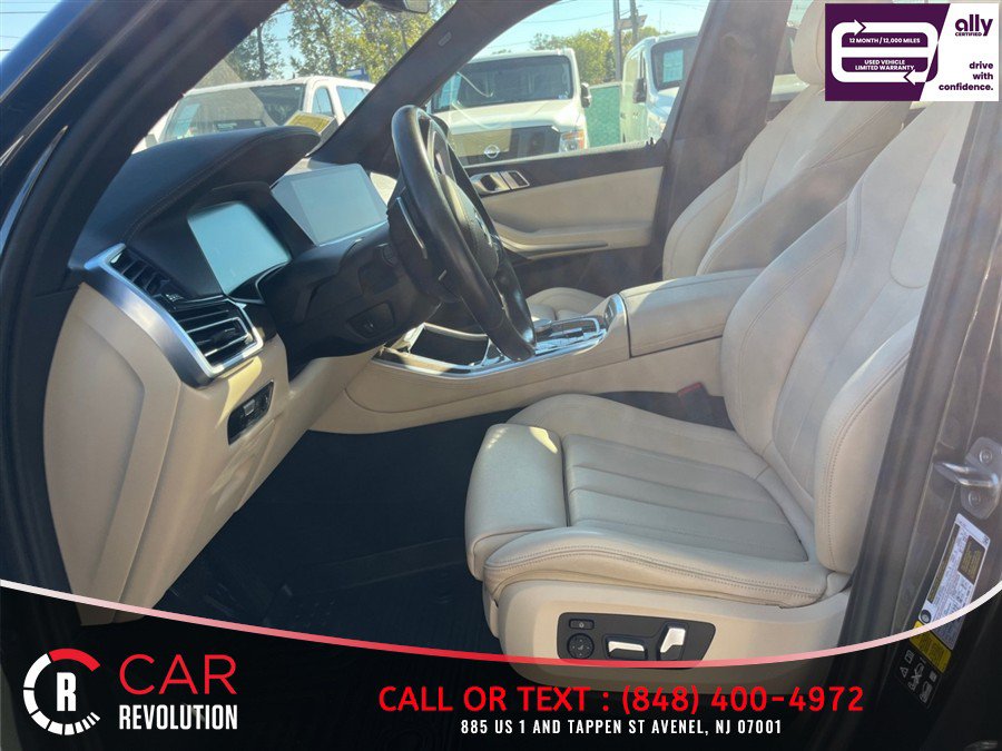 Used 2022 BMW X5 xDrive40i w/ Parking Assistance Package AWD/4WD image 14