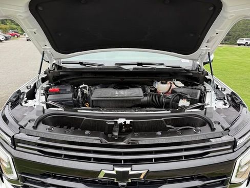 Used 2025 Chevrolet Suburban RST w/ Comfort Package RWD image 31