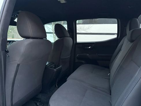 Used 2019 Toyota Tacoma SR image 16