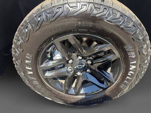 Used 2026 Chevrolet Silverado 1500 Custom Trail Boss AWD/4WD image 15