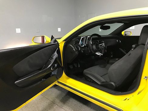 Used 2010 Chevrolet Camaro LT image 9