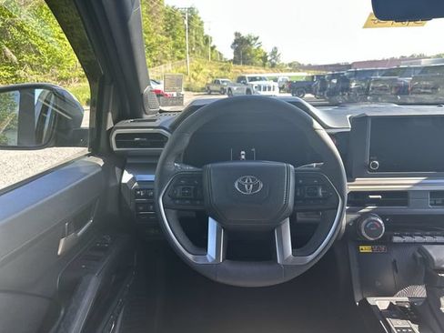 Used 2025 Toyota Tacoma TRD Off-Road w/ TRD Off Road Upgrade Package AWD/4WD image 11