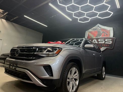 Used 2021 Volkswagen Atlas SE image 3