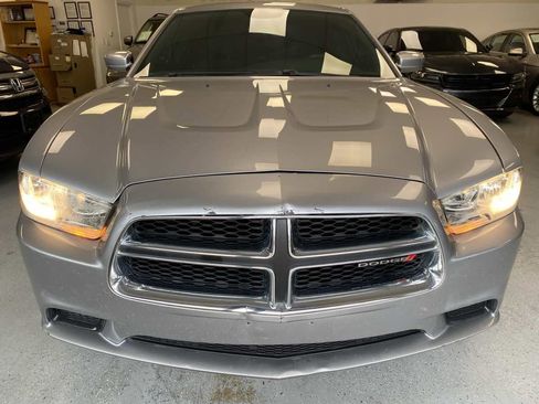 Used 2013 Dodge Charger SE image 1
