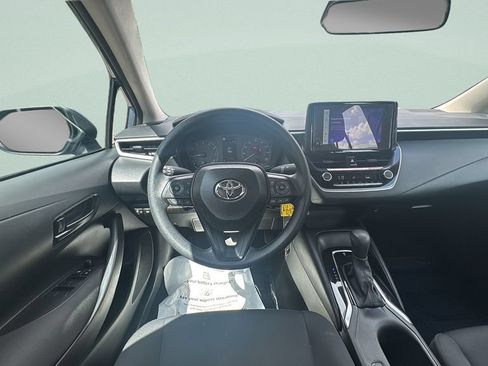 Used 2025 Toyota Corolla LE FWD image 15