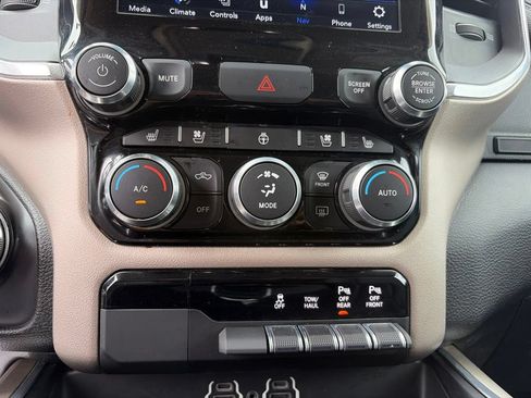 Used 2021 RAM 1500 Laramie AWD/4WD image 8