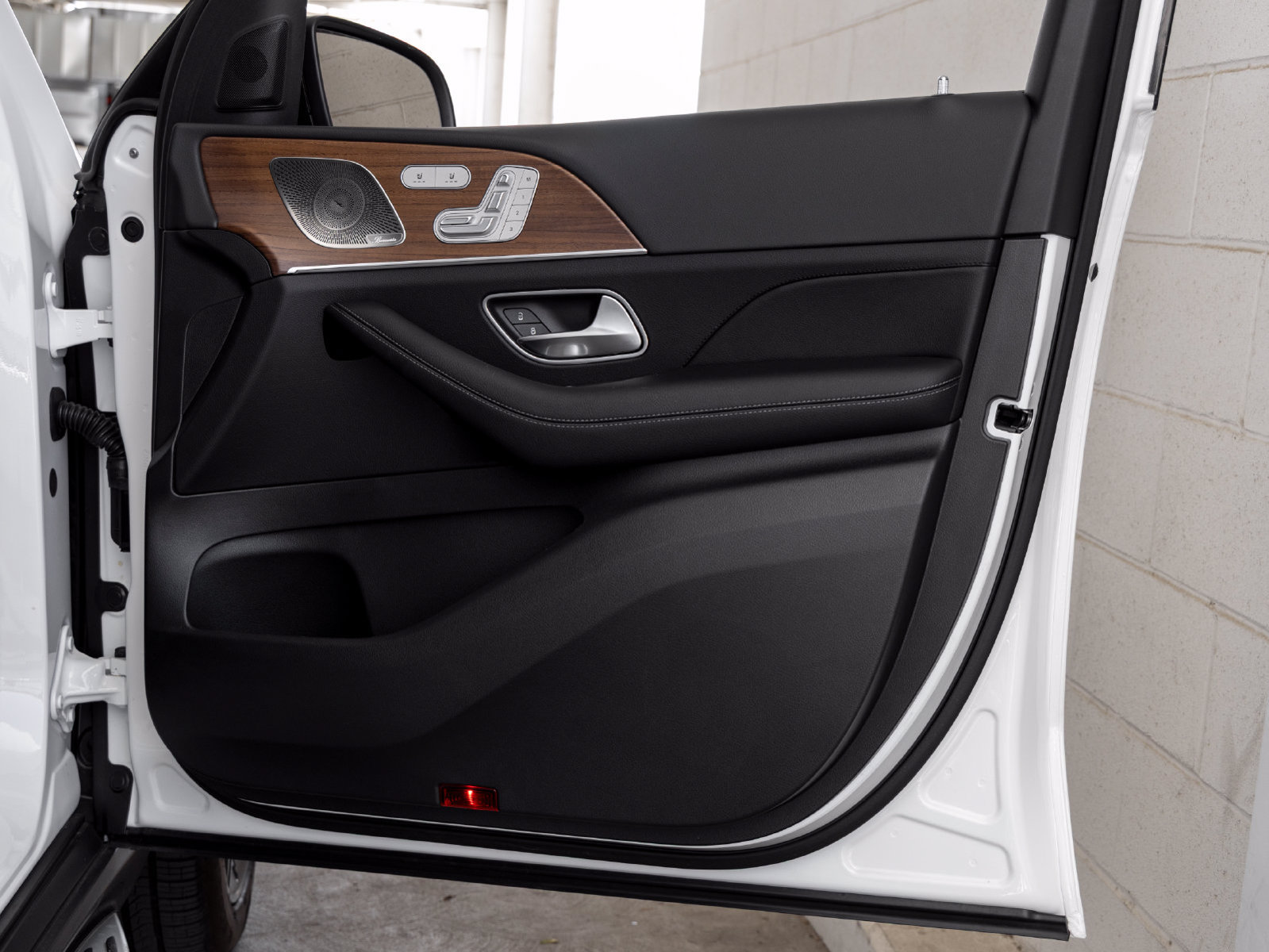 Certified 2026 Mercedes-Benz GLS 450 4MATIC image 27