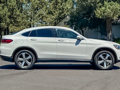 Used 2023 Mercedes-Benz GLC 300 4MATIC Coupe image 3