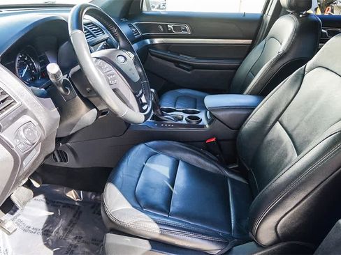 Used 2018 Ford Explorer XLT w/ Equipment Group 202A image 19