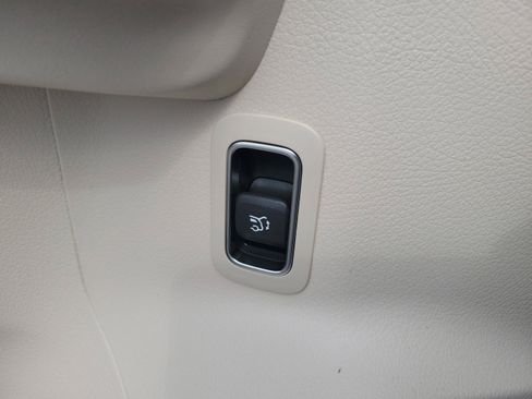 Certified 2026 Mercedes-Benz GLB 250 image 32