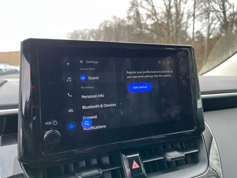 Used 2025 Toyota Corolla LE image 20