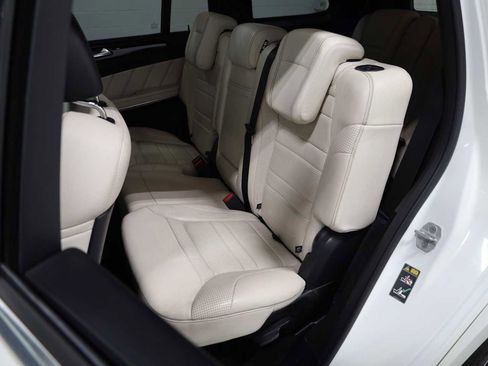 Used 2015 Mercedes-Benz GL 63 AMG 4MATIC image 33