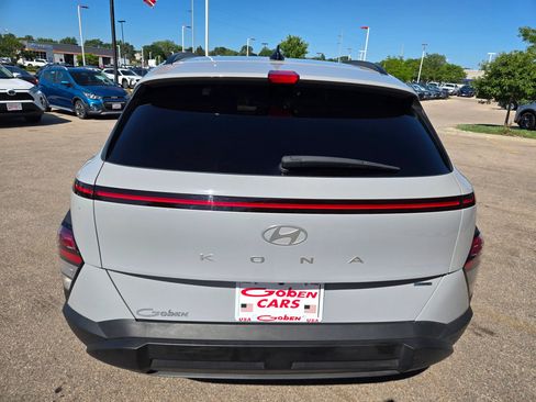 Used 2024 Hyundai Kona SEL AWD/4WD image 5
