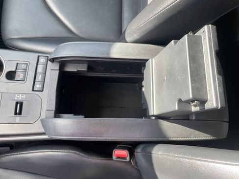 Used 2021 Toyota Highlander XLE FWD image 25