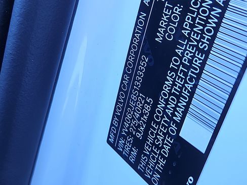 Used 2025 Volvo XC90 B6 Plus w/ Protection Package image 6