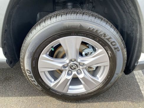 Used 2025 Toyota RAV4 XLE w/ Convenience Package image 17