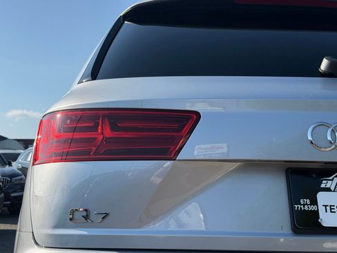 Used 2017 Audi Q7 3.0T Premium Plus w/ Premium Plus Package AWD/4WD image 9
