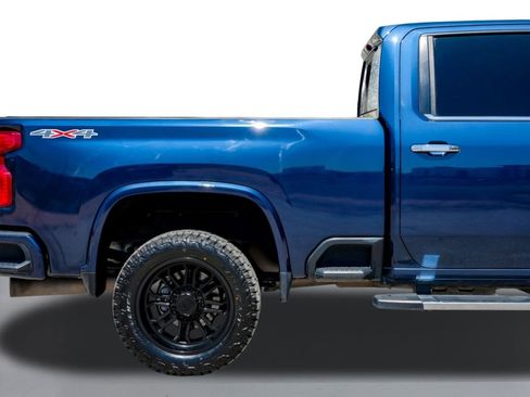 Used 2022 Chevrolet Silverado 2500 LTZ w/ LTZ Plus Package AWD/4WD image 7