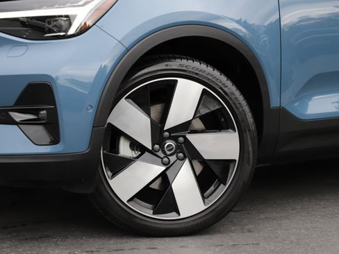 Used 2023 Volvo C40 P8 Recharge Ultimate AWD/4WD image 2