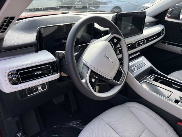 New 2027 Lincoln Aviator AWD image 25
