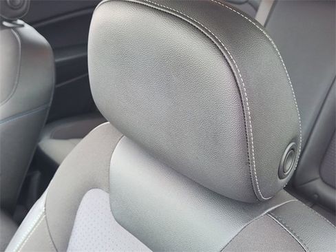 Certified 2024 Chevrolet Trax LT w/ Sunroof Package image 16