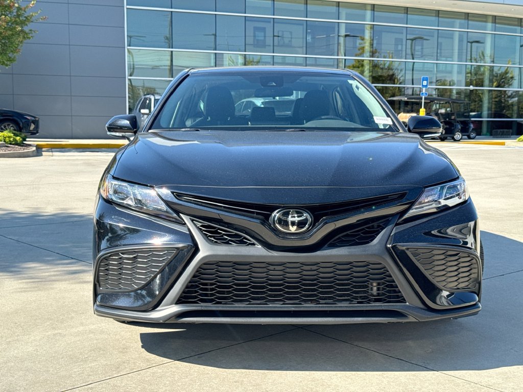 Used 2024 Toyota Camry SE w/ Cold Weather Package FWD image 4