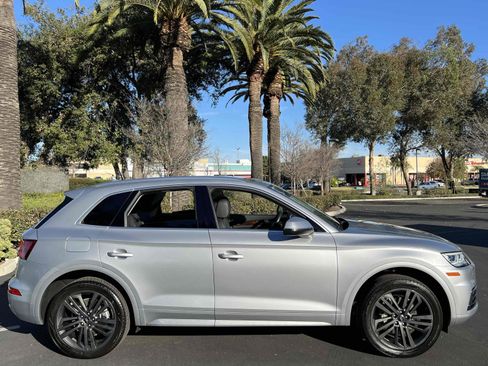 Used 2018 Audi Q5 2.0T Premium Plus w/ Premium Plus Package image 19