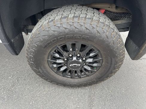 Used 2024 Chevrolet Silverado 2500 LTZ w/ LTZ Plus Package image 11