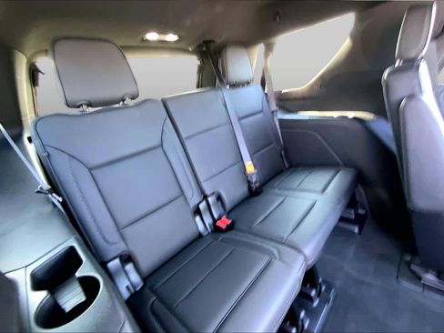 Used 2021 GMC Yukon Denali w/ Denali Ultimate Package AWD/4WD image 17