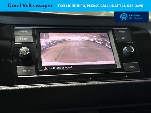 Certified 2024 Volkswagen Jetta SE w/ Panoramic Sunroof Package FWD image 19
