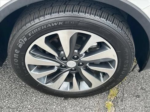 Certified 2021 Buick Encore Preferred w/ Safety Package FWD image 33