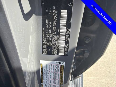 Used 2024 Lexus GX 550 w/ Accessory Package (31) AWD/4WD image 9
