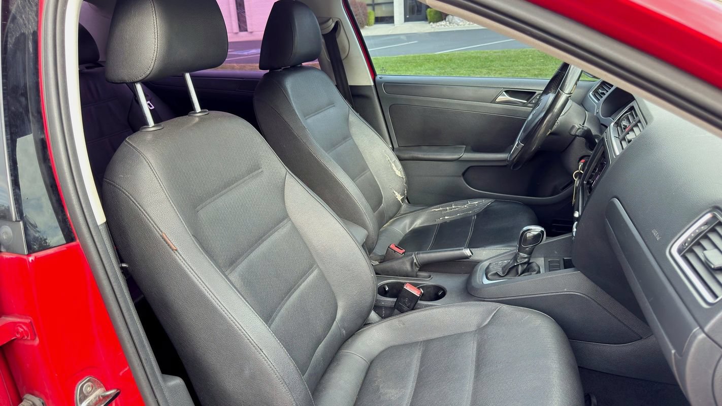 Used 2011 Volkswagen Jetta SE FWD image 23