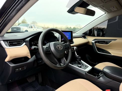 Used 2023 Toyota RAV4 LE image 20