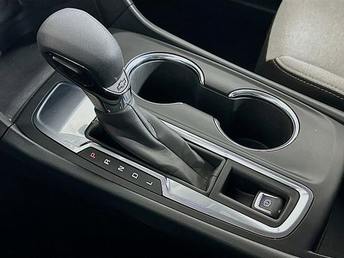 Used 2024 Chevrolet Equinox LS w/ LS Convenience Package image 17