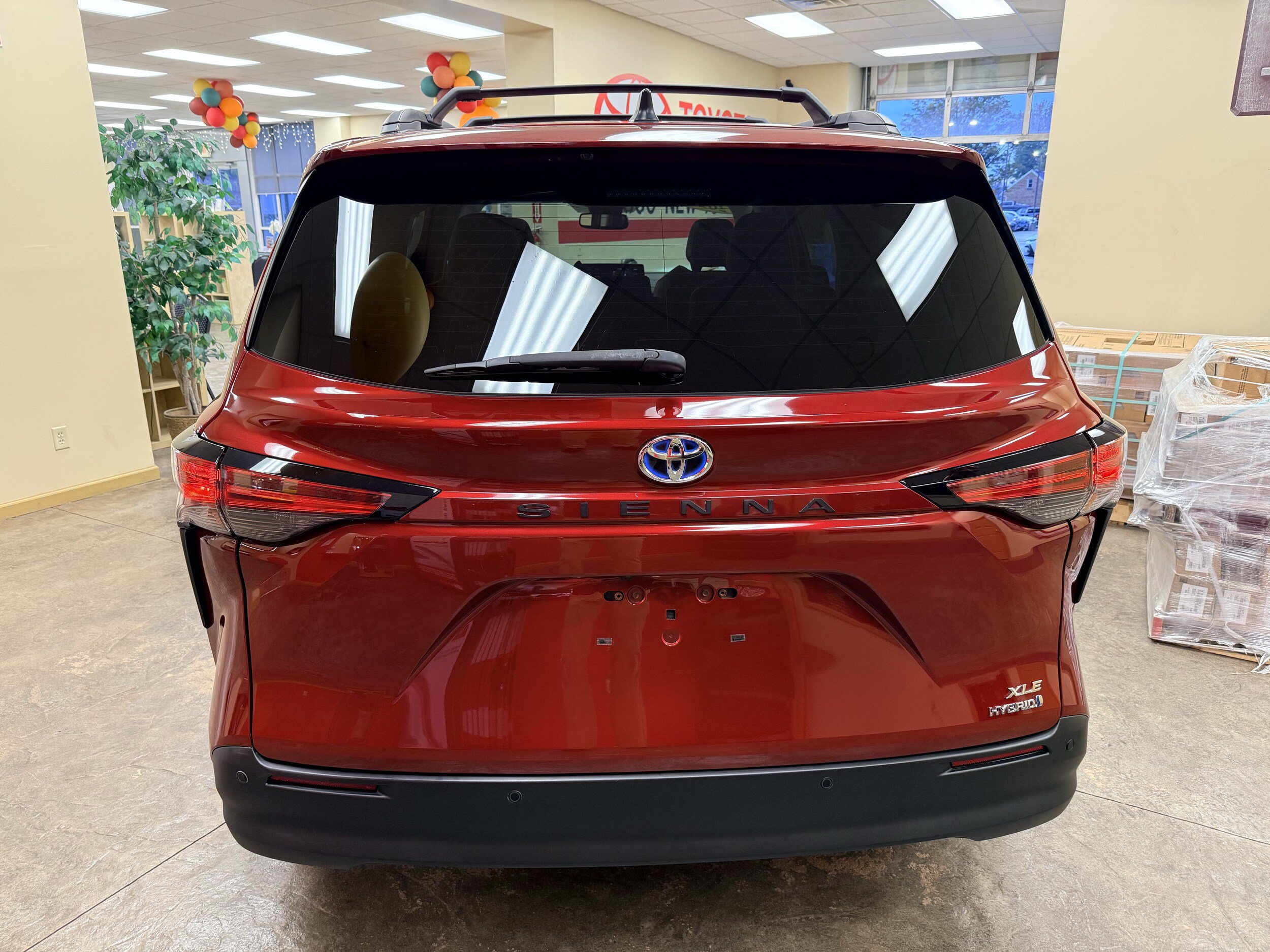Used 2021 Toyota Sienna XLE w/ XLE Plus Package FWD image 22