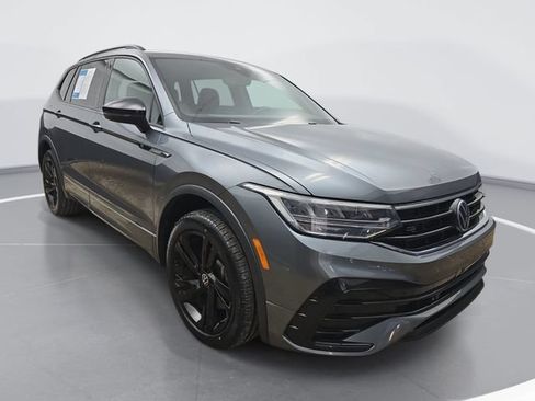 Used 2023 Volkswagen Tiguan SE R-Line FWD image 3