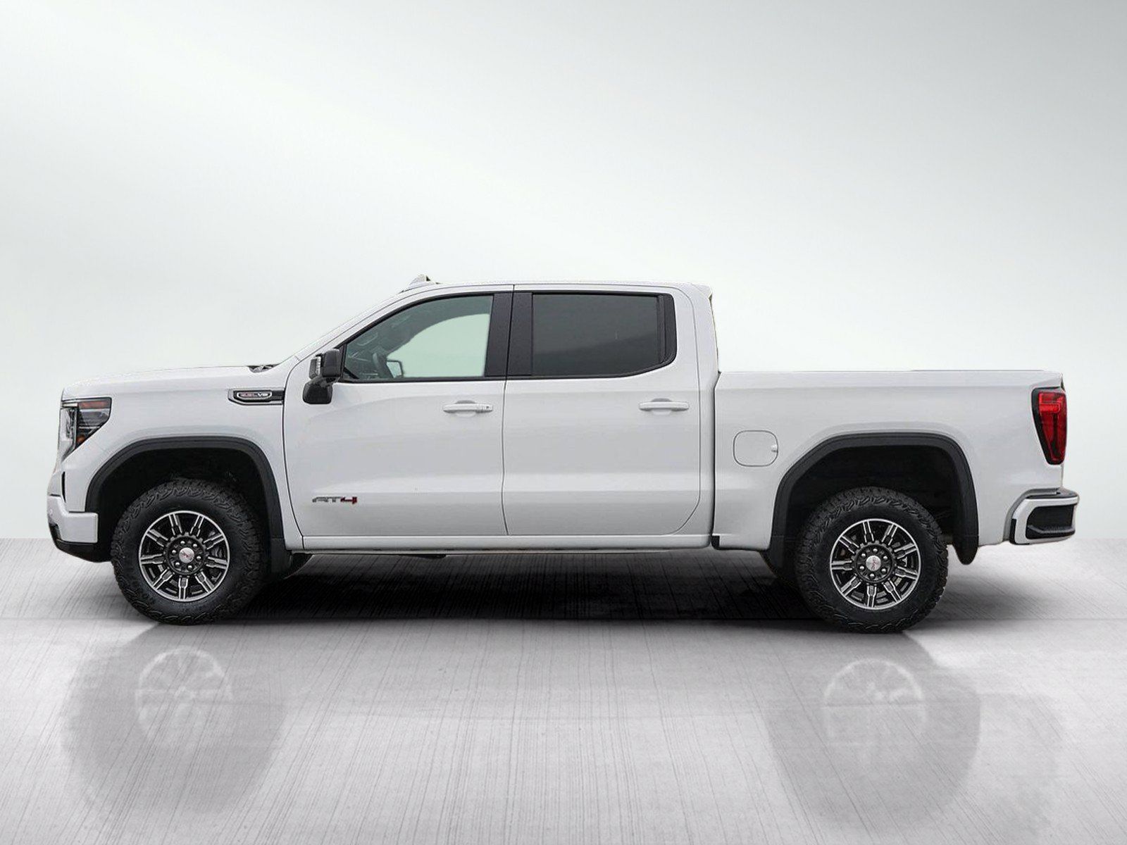 Used 2025 GMC Sierra 1500 AT4 AWD/4WD image 2