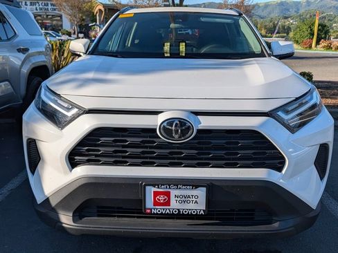 Used 2024 Toyota RAV4 XLE w/ Convenience Package image 7