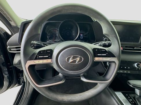 Certified 2023 Hyundai Elantra SEL image 11